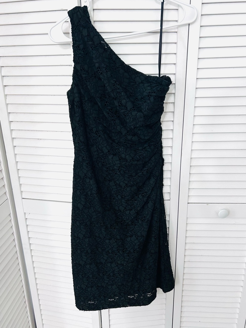 Lauren Ralph Lauren Black One-Shoulder Lace Mini Dress